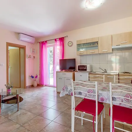 Apartment Fuer 2 Personen Ca, 40 M Sup2 In Veli Losinj, Adriakueste Kroatien Kroatische Inseln *